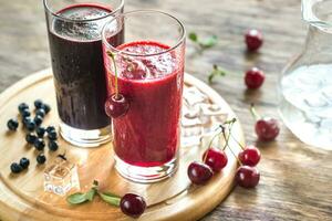 Kirsche und Heidelbeere Smoothies foto