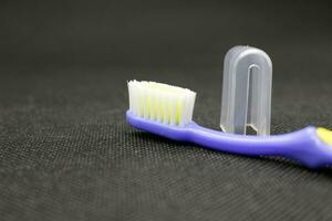 elegant lila Zahnbürste mit ein Startseite foto