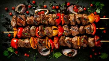 die meisten wichtig Fleisch Gericht von Türkisch Küche Kebabs ist ein Reich Produkt Das ist gekocht auf Glut Schaschlik Kebab mit Pilze, Kirsche Tomate, und Süss Pfeffer, gegrillt Fleisch Spieße. oben Sicht. generativ ai foto