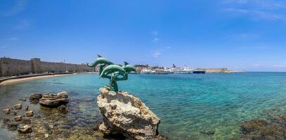 Griechenland, griechisch Inseln, szenisch Panorama- Ansichten von Rhodos alt Stadt und Yachthafen foto