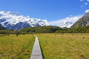 Weg zu ein alpin Wunderland foto