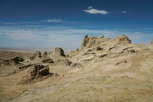 Hügel und Erosion Terrain, natürlich Hintergrund. foto