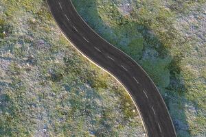 das winken Straße im das verlassen Vororte, 3d Rendern foto