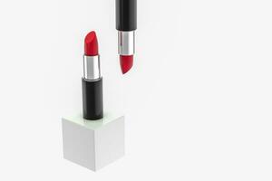 Lippenstift mit Licht Farbe Hintergrund, Produkt Fotografie, 3d Wiedergabe. foto