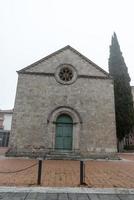 Acquasparta, Italien 2020 - Kirche San Francesco außerhalb der Stadt Acquasparta foto