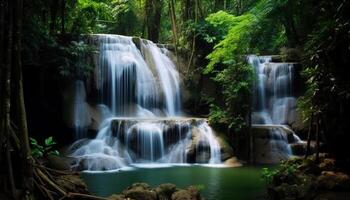 Natur Schönheit im Bewegung ein tropisch Regenwald glatt, schnell fließend Wasser generiert durch ai foto