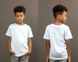 Vorderseite und zurück Ansichten von ein wenig Junge tragen ein Weiß T-Shirt. ai generiert foto