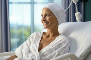 kahl reifen Frau lächelnd im Krebs Krankenhaus Bett. ai generiert foto