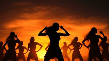 Frau Mannschaft Tanzen Silhouette auf Sonne Hintergrund generativ ai foto