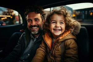 glücklich Vater und Tochter suchen beim Kamera während Sitzung im Rücksitz von Wagen. generativ ai foto