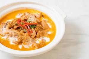 Panang-Curry mit Schweinefleisch foto