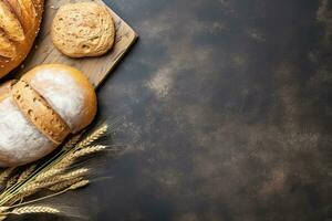 frisch gebacken Brot und Weizen Ohren auf rustikal Hintergrund. oben Aussicht mit Kopieren Raum. generativ ai foto