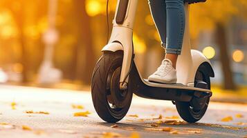 schließen oben von weiblich Füße auf ein elektrisch Roller, mit ein Rad im das Vordergrund. generativ ai foto