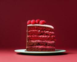 ein Stück von Schokolade Kuchen mit Himbeeren auf oben foto