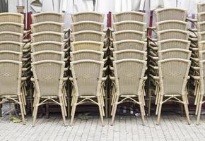 Barstühle aus Korbgeflecht foto