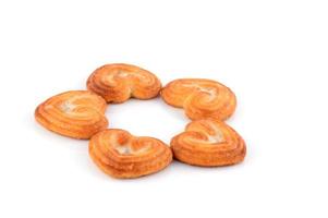 Keks in Herzform, Kekse auf weißem Hintergrund