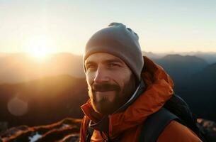 Wanderer Berg Gipfel. generieren ai foto