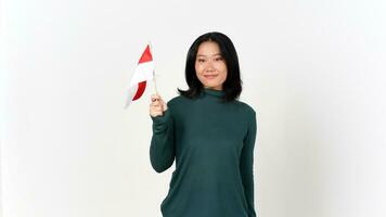 glücklich und halten indonesisch Flagge Unabhängigkeit Tag Konzept von schön asiatisch Frau isoliert auf Weiß Hintergrund foto
