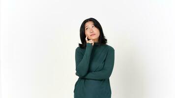 suchen Seite und Denken Geste von schön asiatisch Frau isoliert auf Weiß Hintergrund foto
