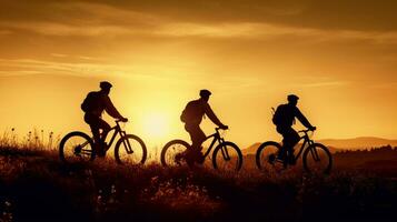 Flucht zu das großartig draußen, Radfahrer auf ein Sonnenuntergang Straße - - Seite Aussicht ai generiert foto
