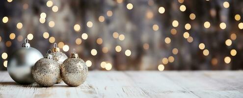 festlich Silber Weihnachten Ornamente vereinbart worden auf prickelnd Hintergründe Bereitstellung ein elegant Hintergrund mit leeren Raum zum Text foto