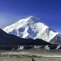 suchen oben beim muztagh Turm, bekannt wie das Vater von Gletscher, von Pamir Karakul See. ai generativ foto