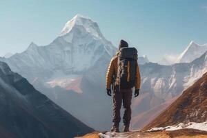 Wanderer im Berge schön Aussicht ai generiert foto