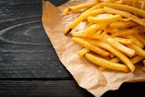 ein Teller Pommes frites foto