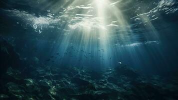 generativ ai, dunkel Blau Ozean Oberfläche gesehen von unter Wasser mit Sonne Licht foto