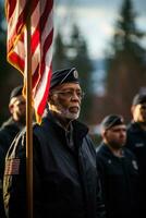 Veteranen assistieren im ergreifend Flagge erziehen Zeremonien auf Veteranen Tag foto