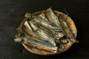 gesalzen Fisch gemacht von getrocknet Schwertfisch. ikan wie in Laie foto