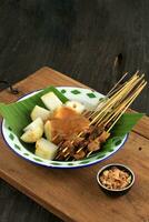 stillen Padang oder Satay Padang, würzig Rindfleisch Satay von Padang foto