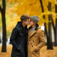 liebend homosexuell Paar ist genießen ein romantisch Herbst Tag ai generativ foto