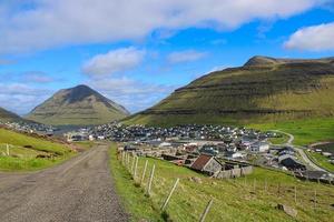 Klaksvik, die zweitgrößte Stadt der Färöer foto