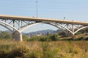 moderne Brücke, ein Werk der Ingenieurskunst foto