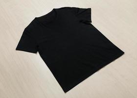 schwarzes T-Shirt-Modell m foto