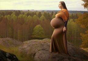 ai generativ jung glücklich schwanger Frau entspannend und genießen Leben im Natur foto