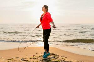 Frau tun Sport im Morgen foto