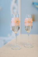 Hochzeitsgläser für Wein und Champagner aus Kristall foto