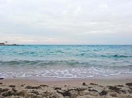 die schöne aussicht auf das rote meer in der stadt hurghada, ägypten foto