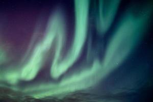 wunderschöne Nordlichter oder Aurora Borealis Explosion foto