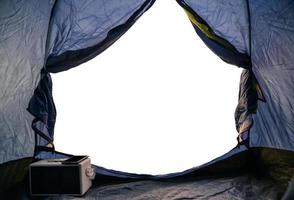 Blick von der Innenseite des Zeltes auf weißem Hintergrund foto