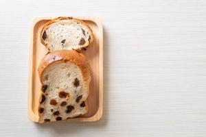 Rosinenbrot zum Frühstück foto