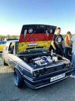 klassisch Deutsche Auto Volkswagen Golf mk 2, 3-türig, Mittag, Nowosibirsk, 16.09.2023 foto