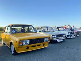 Mittag, Nowosibirsk, 16.09.2023 alt Sowjet Autos vaz 2105, 2103 foto