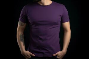 generativ ai. lila T-Shirt Attrappe, Lehrmodell, Simulation auf männlich Modell- foto