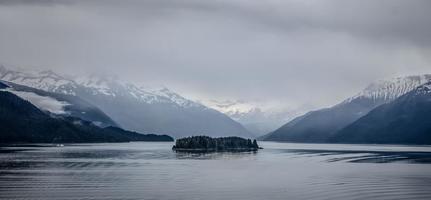 Bergkettenszenen im Juni um Juneau Alaska foto