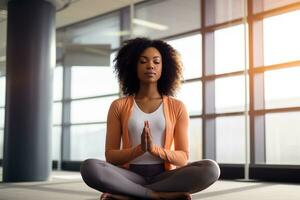 lockig Haar Frauen Yoga meditieren ai generativ foto