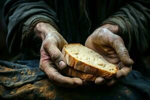 Stark Darstellung Brot umklammert durch obdachlos mans schmutzig Hände spiegelt Kapitalismen Unterschiede ai generiert foto