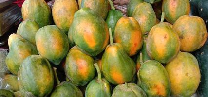 leckerer und gesunder bunter Papayafond